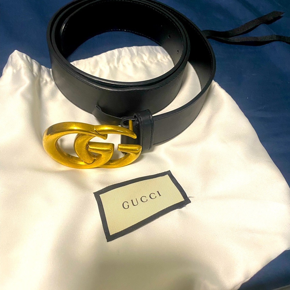 Pre-loved GG Buckle Gucci belt-comes with the box and dust cover.